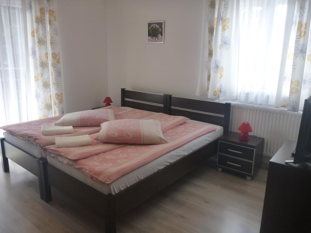 كودوفا- زدروي Osrodek Wypoczynkowy Nad Stawem - Holiday Resort By The Lake - Erholungsheim Am See - Prazdninovy Dum U Jezera المظهر الخارجي الصورة