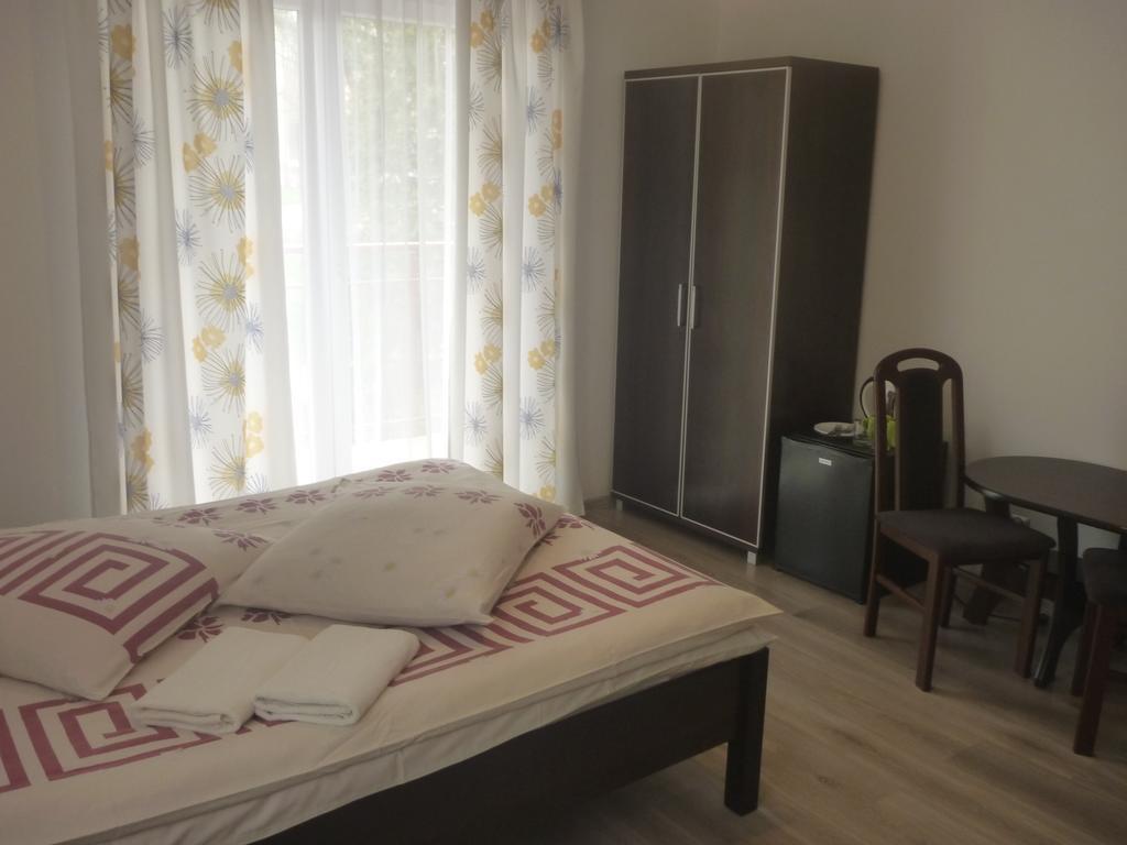 كودوفا- زدروي Osrodek Wypoczynkowy Nad Stawem - Holiday Resort By The Lake - Erholungsheim Am See - Prazdninovy Dum U Jezera المظهر الخارجي الصورة