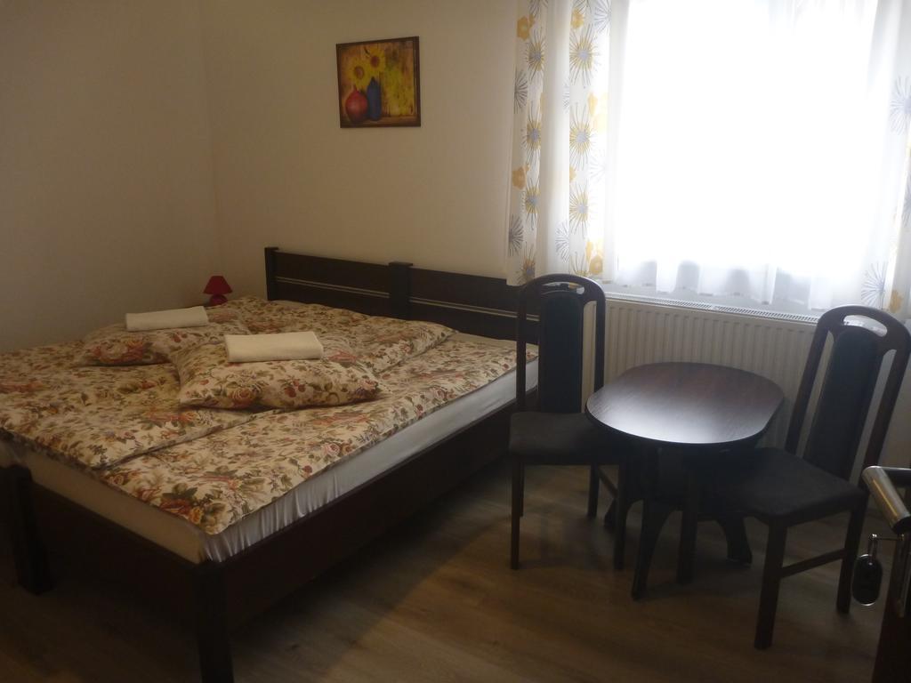 كودوفا- زدروي Osrodek Wypoczynkowy Nad Stawem - Holiday Resort By The Lake - Erholungsheim Am See - Prazdninovy Dum U Jezera المظهر الخارجي الصورة