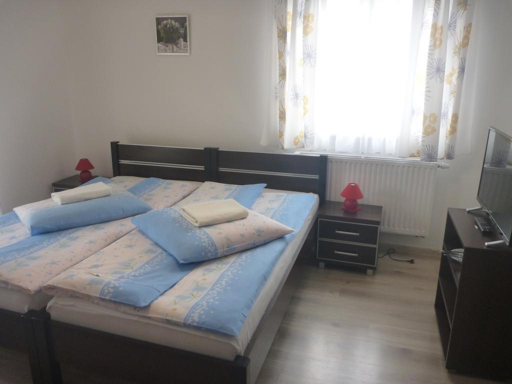 كودوفا- زدروي Osrodek Wypoczynkowy Nad Stawem - Holiday Resort By The Lake - Erholungsheim Am See - Prazdninovy Dum U Jezera المظهر الخارجي الصورة