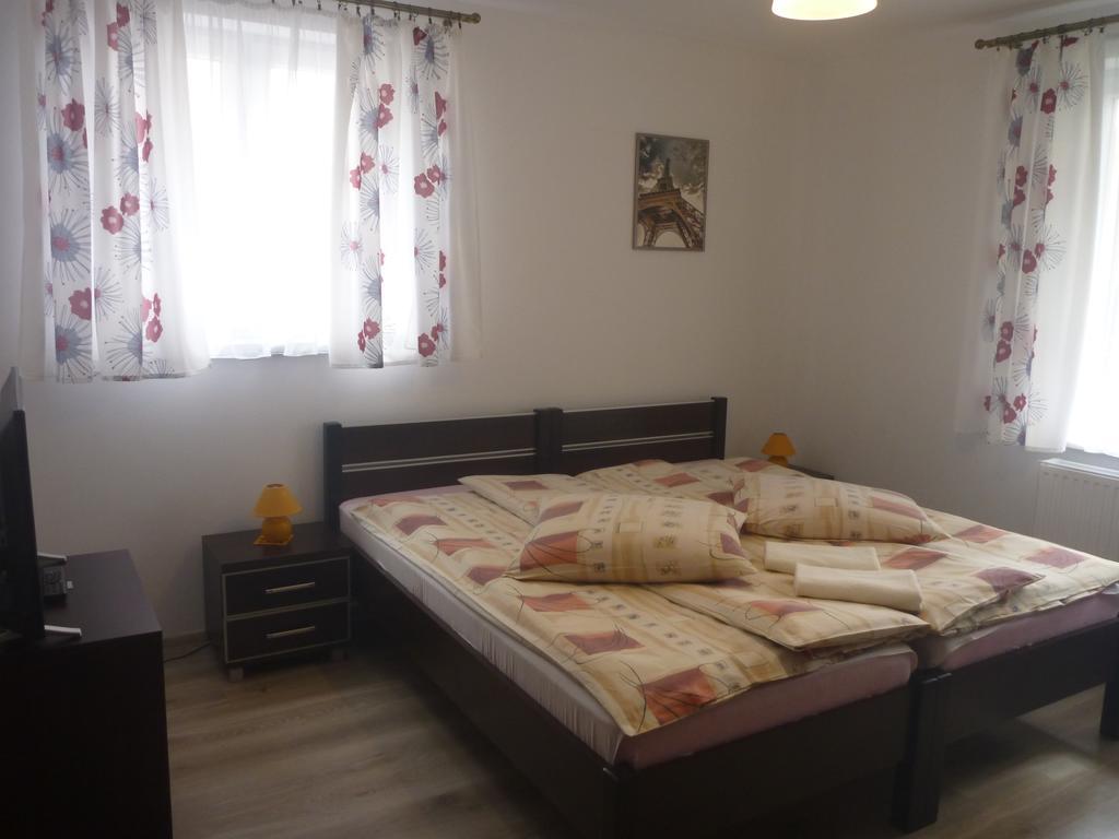 كودوفا- زدروي Osrodek Wypoczynkowy Nad Stawem - Holiday Resort By The Lake - Erholungsheim Am See - Prazdninovy Dum U Jezera المظهر الخارجي الصورة