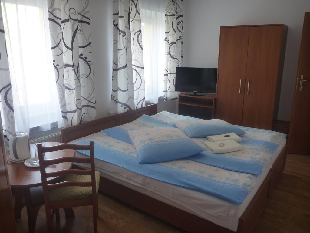 كودوفا- زدروي Osrodek Wypoczynkowy Nad Stawem - Holiday Resort By The Lake - Erholungsheim Am See - Prazdninovy Dum U Jezera المظهر الخارجي الصورة