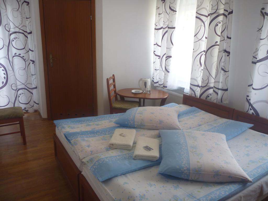 كودوفا- زدروي Osrodek Wypoczynkowy Nad Stawem - Holiday Resort By The Lake - Erholungsheim Am See - Prazdninovy Dum U Jezera المظهر الخارجي الصورة