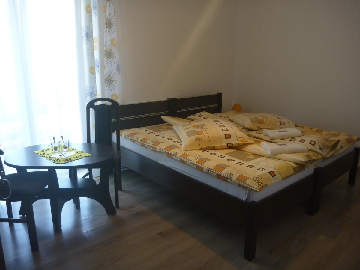 كودوفا- زدروي Osrodek Wypoczynkowy Nad Stawem - Holiday Resort By The Lake - Erholungsheim Am See - Prazdninovy Dum U Jezera المظهر الخارجي الصورة