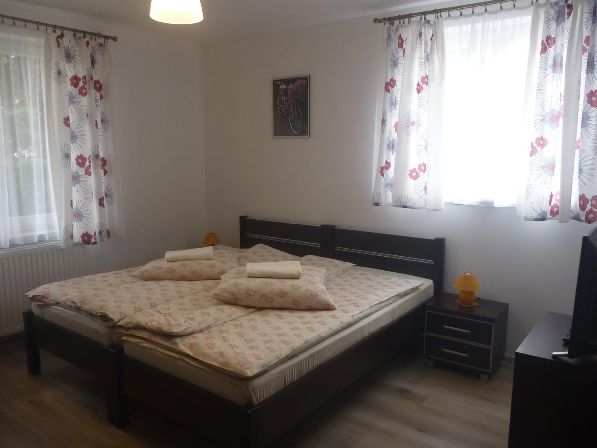كودوفا- زدروي Osrodek Wypoczynkowy Nad Stawem - Holiday Resort By The Lake - Erholungsheim Am See - Prazdninovy Dum U Jezera المظهر الخارجي الصورة