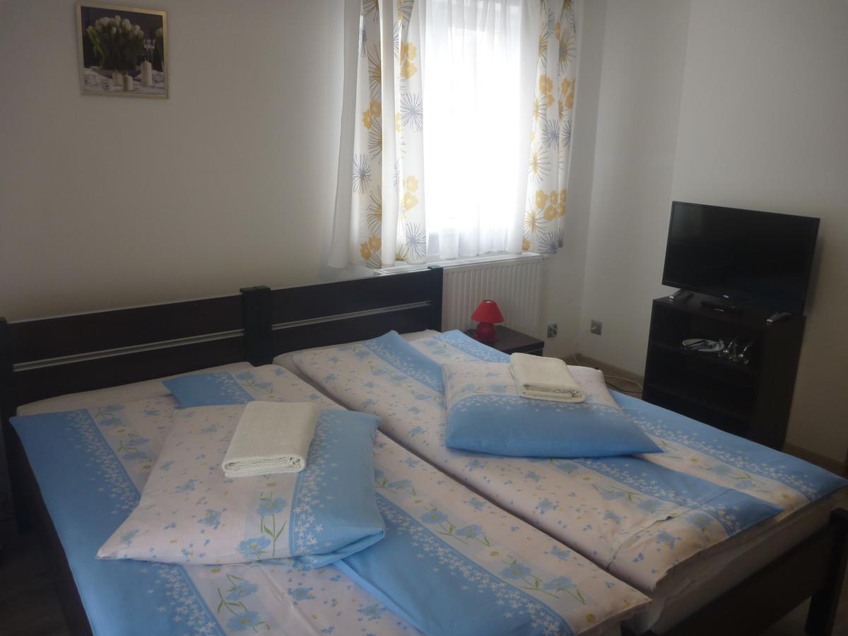 كودوفا- زدروي Osrodek Wypoczynkowy Nad Stawem - Holiday Resort By The Lake - Erholungsheim Am See - Prazdninovy Dum U Jezera المظهر الخارجي الصورة