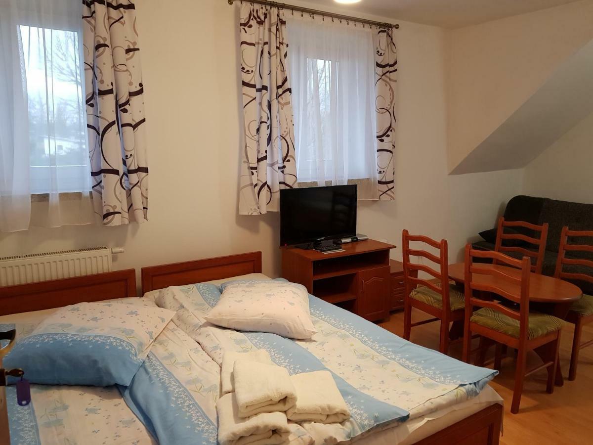 كودوفا- زدروي Osrodek Wypoczynkowy Nad Stawem - Holiday Resort By The Lake - Erholungsheim Am See - Prazdninovy Dum U Jezera المظهر الخارجي الصورة
